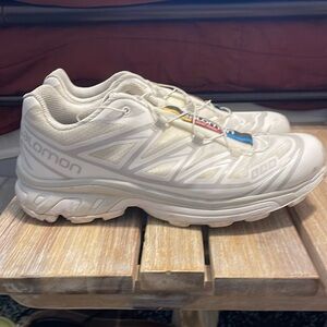 Salomon size 10.5 great shape